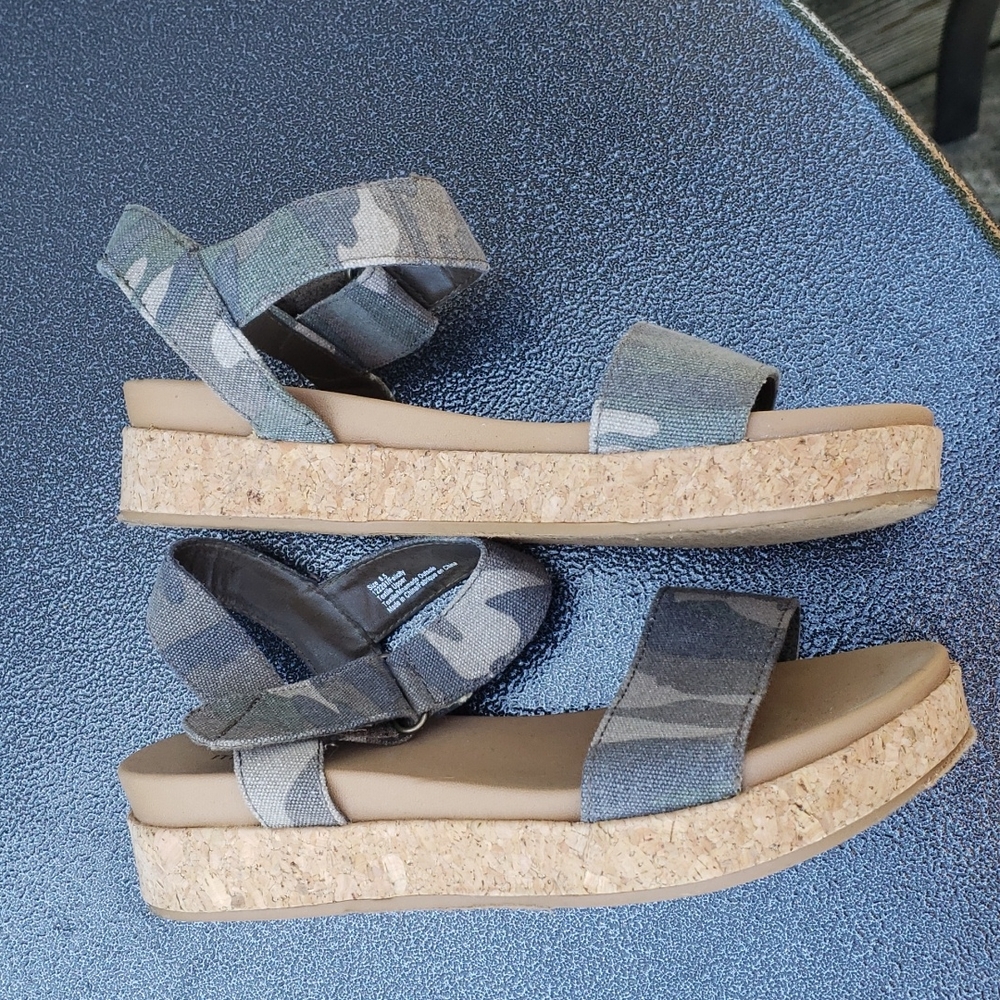 Maurices Camo Felicity Platform Sandals size 8.5 - Picture 9 of 13